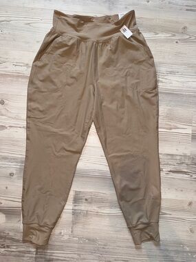✨NWT✨ Old Navy Jogger, Size Large